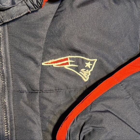 NFL Patriots Boys Puffer Coat - Picture 2 of 5